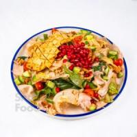 سالاد توت فرنگی با مرغ