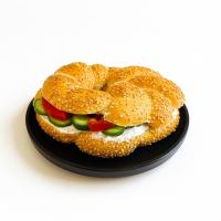 سیمیت پنیر و خیار و گوجه