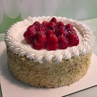 کیک وانیل و توت فرنگی