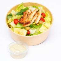 سالاد مرغ و پارمسان