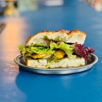 ساندویچ چیکن پستو