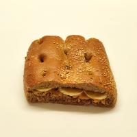 ساندویچ موز و کره بادام زمینی