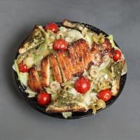 سالاد سزار با مرغ گریل