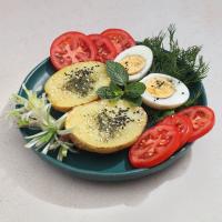 تخم مرغ آبپز و سیب زمینی تنوری