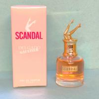 عطر جیبی زنانه اسکندل (SCANDAL)