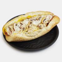ساندویچ هات داگ با قارچ و پنیر