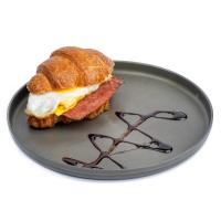 کروسان با بیکن و تخم مرغ