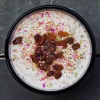 ماست و خیار با گردو و کشمش