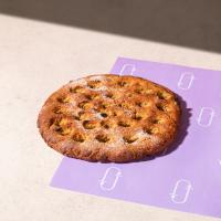 نان جو 100 درصد با شیره و کشمش