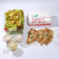 سالاد سزار با مرغ گریل شده