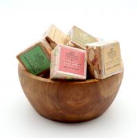 نوقا بار مخلوط (شکلات تلخ و فندق , بادام و کرنبری , حبه میوه )