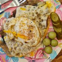 نان اسفناج با پنیر و نیمرو