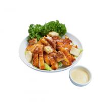 سالاد سزار با مرغ سوخاری