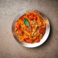 پاستاپوره گوجه و خامه