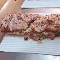 ساندویچ فیله مرغ با قارچ و پنیر پیتزا