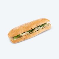 پنینی چندغله مرغ دودی و سس پستو