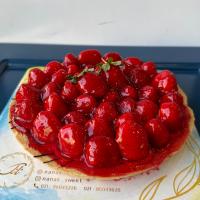 تارت توت فرنگی بزرگ