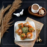 باقلوا شیرعسلی| صدفی (700 گرم، 8 عدد)