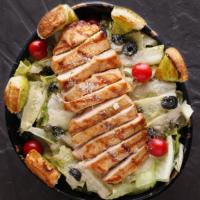 سالاد سزار با مرغ گریل