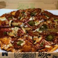 پیتزا پپرونی کلاسیک