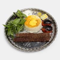چلو کباب کوبیده (دو سیخ)