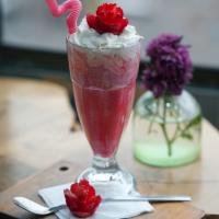 شیک توت فرنگی