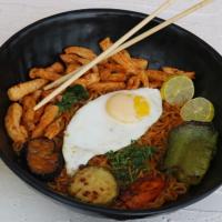 نودل مرغ اسپایسی