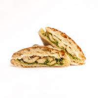 ساندویچ مرغ و پستو