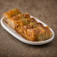 باقلوا شیر عسلی 750 گرمی با مغزه پسته وگردو