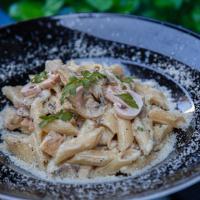 پاستا چیکن آلفردو