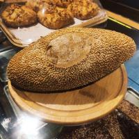 نان جو کنجدی