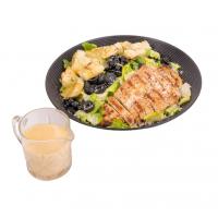 سالاد سزار با فیله مرغ گریل