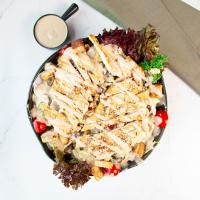 سالاد سزار با مرغ گریل (سه نفره)