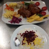 زرشک پلو با مرغ سرخ شده