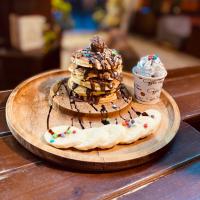 پن کیک نوتلا توت فرنگی