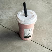 شیک توت فرنگی و دوستان