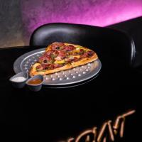 پیتزا پپرونی مثلثی