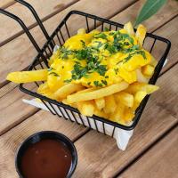 سیب زمینی سرخ شده با سس دیپ