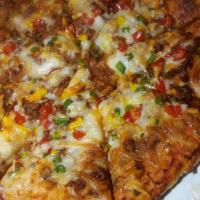 پیتزا گوشت و قارچ آمریکایی