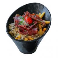 سیب زمینی سرخ شده با سس قارچ و بیکن