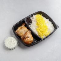 چلو اکبر جوجه با سس مخصوص و ماست دلال