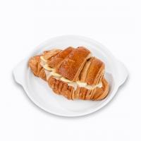 کروسان کرم بادام زمینی و موز