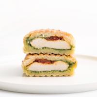 ساندویچ مرغ و پستو