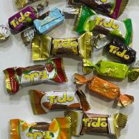 شکلات مخلوط مغزدار شیرین عسل