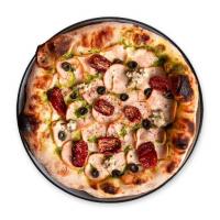 پیتزا مرغ پستو ناپولیتن