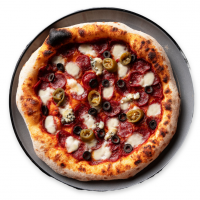 پیتزا پپرونی ناپولیتن