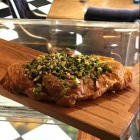 کروسان پسته ای