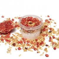 موسلی کرنبری بادام با ماست توت فرنگی