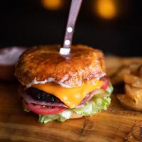 چیز برگر ذغالی