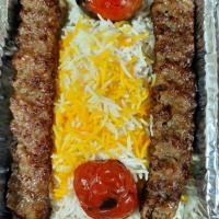 چلو کباب کوبیده (دو سیخ)